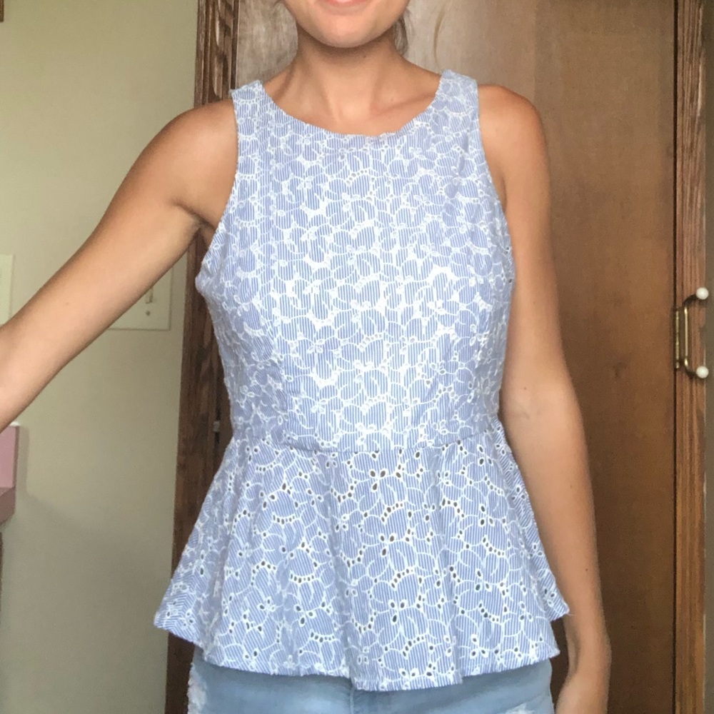 BLUE FLOWER TEA CUP TOP